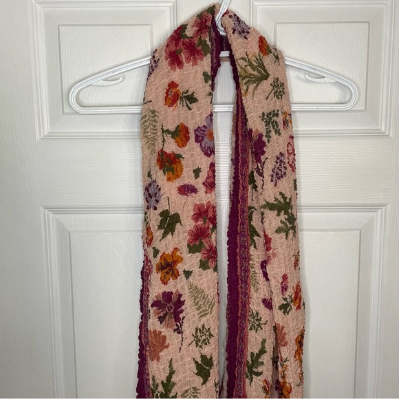 Anthropologie stunning floral wool blend scarf - Picture 3 of 6
